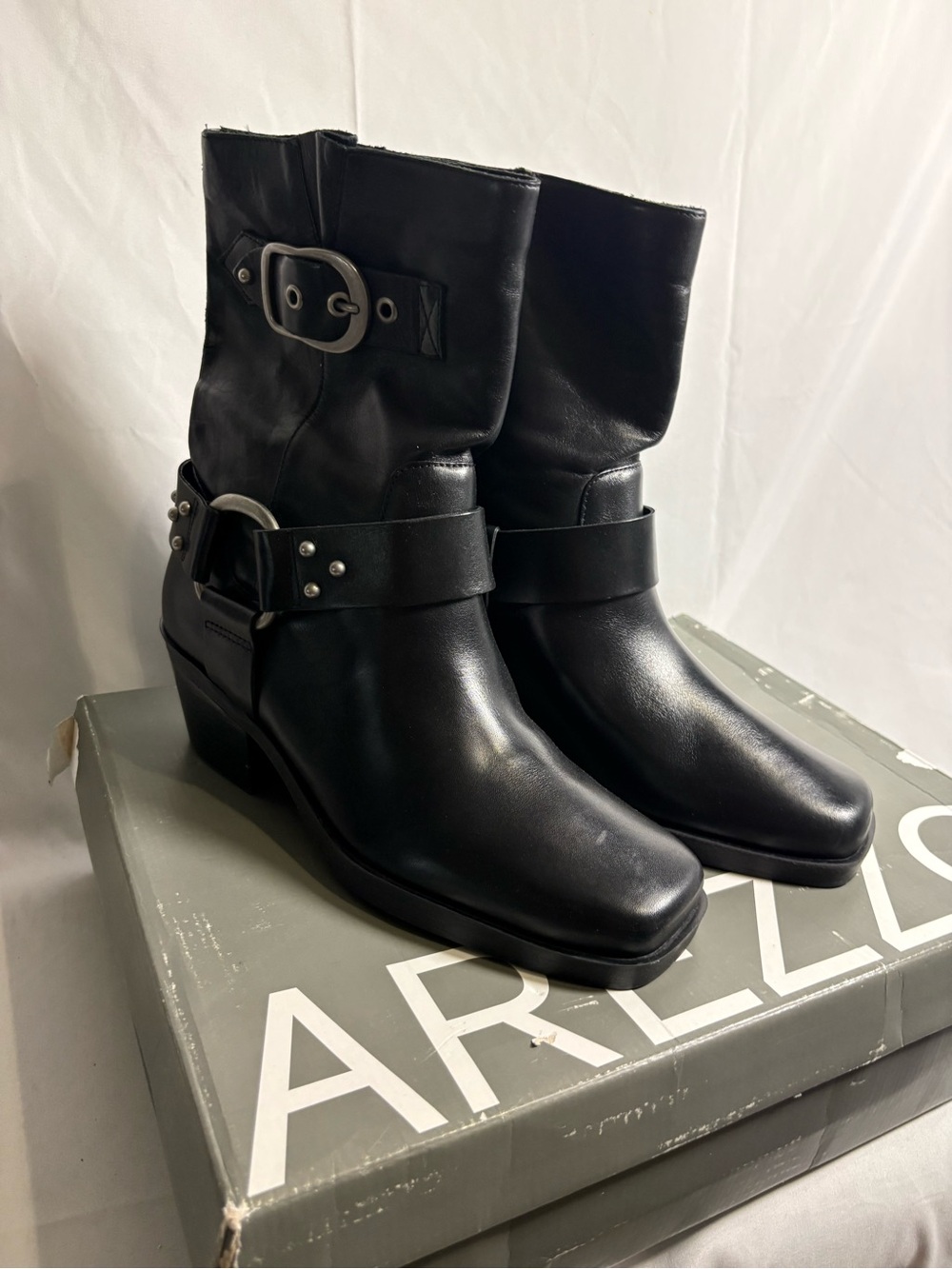 New AREZZO Bota SaltoBlack LeatherBoots - Women's Size 9.5!